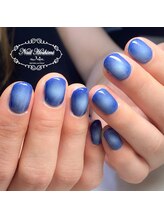 ジュジュ(Juju)/ネイビーベースのチークネイル