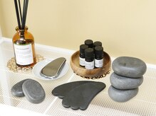 レミリア(REMIRIA)/様々なホットストーンを使用。