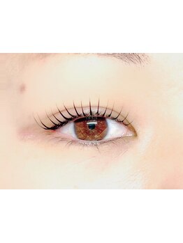 ナチュラル上品な目元にしたい