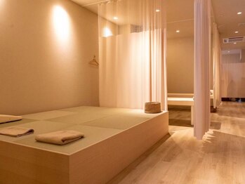 ツリー鍼灸整骨院 吹田店(TREE鍼灸整骨院)の写真/生活習慣による歪みやねじれ,疲れを改善したい方に!痛みが少なく優しい施術で心身共にリラックス◎ジム併設