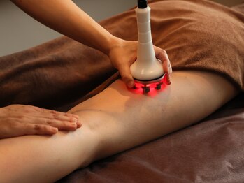 フィートウォーマー(Feet Warmer)/疲労回復し、美脚にも期待！