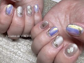 ホワイト&オーロラネイル