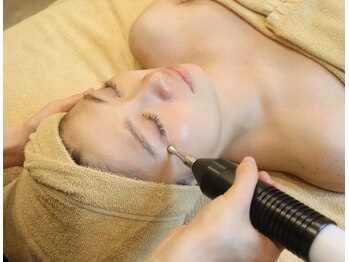 サロン ド マキ/≪施術風景≫