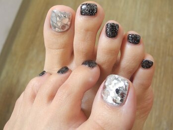ミッシュネイル(mish nail)の写真/足元から華やかで映えるフットネイルを♪巻き爪ジェル・BSブレイスなどのトラブル解消メニューご用意◎