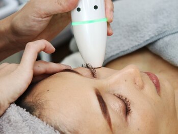 アンサンブル(ensemble)の写真/小顔矯正の資格をもつオーナーのハンド施術が人気◎本来の美しさを引き出す造顔マッサージで理想の小顔へ！