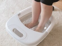 足湯（ご希望の方）でほっこり温まった後、施術に入ります。