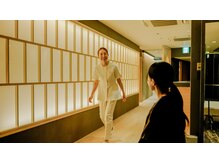 ホテルのような落ち着いた贅沢空間でお手入れ♪