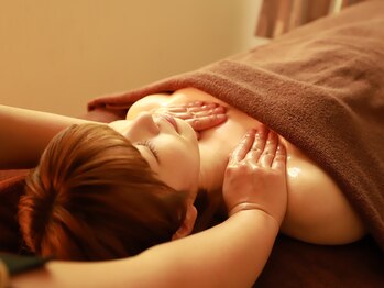 リラクゼーション アン(AN)/デコルテのケアで血流の促進を♪