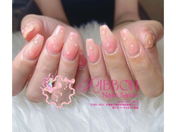 リボン(RIBBON)の写真/【美爪】日常に馴染むシンプルデザイン♪美フォルムにこだわり、長さ出し10本も可能！深爪や短爪さんにも◎