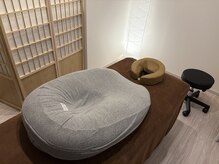 舞香鍼灸治療院の雰囲気（マタニティ施術を快適に受けていただけるうつ伏せ枕を使用♪）