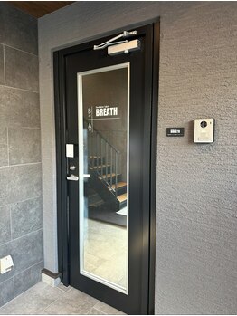 ブレス(BREATH)/こちらからお入りください。