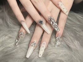 パーツ付けグラテーションネイル