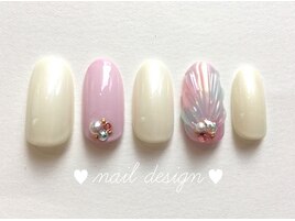 【流行りの人魚の鱗ネイル】