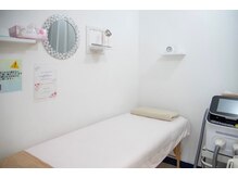 クリア アイラッシーズ アンド ネイルサロン シャイン(CLEAR & SHINE)/