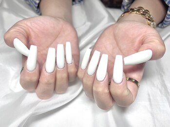 ヤシネイル(Yashi Nail)/チップ長さだし 白ワンカラー