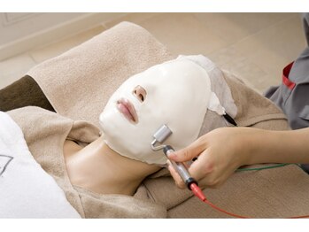 ヴィサージュ 下通店/【美白ケア】美白＆顔ヒカリ脱毛