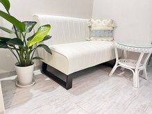 メナードフェイシャルサロン ツカサドウ/ソファ席でごゆっくり♪