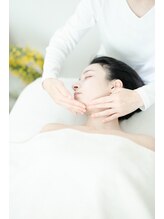 エクラ(eclat)/特殊技でシワ改善!マッサージ×