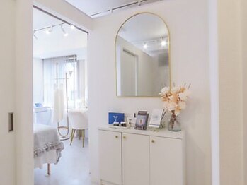 プルスキンサロン 大阪店(pull skin salon)の写真/韓国美容アイテムが豊富☆当サロンならではの肌管理で、韓国まで行かなくても水光肌を叶えます◎