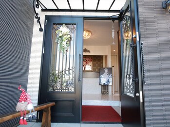 ルージュドポルテ マシェリ(Rouge de Porte Ma Cherie)/外観(扉)