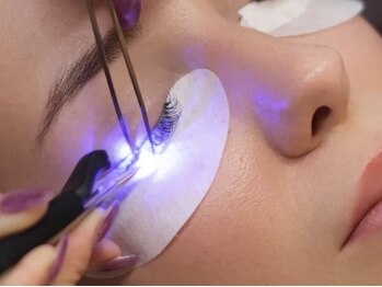 アズ(Az)の写真/《バインドロック正規導入店》お肌に優しく負担のない最新LED導入店【バインドロック×LEDで最強持続】