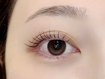 モナ(Mona)の写真/【ダメージレスまつげパーマ】¥4600!潤いトリートメント込みでもちの良さ抜群◎マスカラパーマ+¥1000