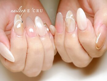 ネイルトップエクル(nail top E CRU)/