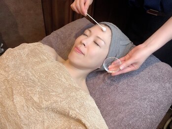 クレア フェリーチェ 本町(Crea felice)の写真/ホワイトスノーピール☆高濃度乳酸ピーリング＆ピュアビタミンCで即効浸透白雪肌へ！お肌の変化実感！