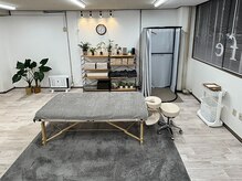 リライフ(Re.Life)の雰囲気（白と緑が織りなす、心落ち着くリラックス空間。）