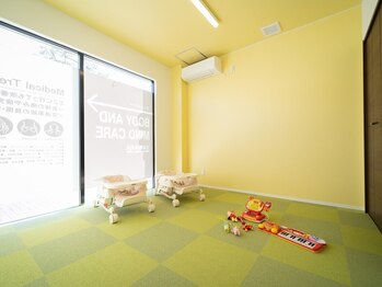 長与やわら鍼灸整骨院 整体院の写真/【キッズスペースあり◎】毎日忙しいママの為の産後骨盤矯正！産後でも美スタイルへ♪