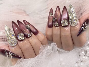 ネイルサロン キュラソー(Curacao)の写真/キラキラ盛ネイルもお任せ♪【ジェルチップ長さ出し★フリーアートシンプル ¥13800～/ゴージャス ¥17500】