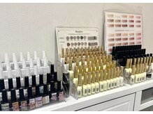 シシネイルサロン 大久保店の雰囲気（豊富なカラーとパーツをご用意。丁寧な施術で美しい仕上がりへ。）