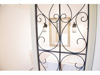 リュクス アイラッシュ アンド ビューティー 白楽店(Luxe eyelash & beauty)/ドレッサーあります