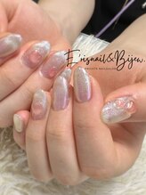 イリスネイル アンド ビジュー(E’risnail&Bijew.)/UVでピンクになるハート