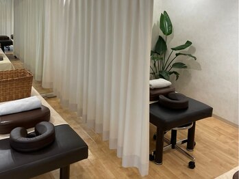 グレフル鍼灸接骨院 整体院 心斎橋/ベッドスペース