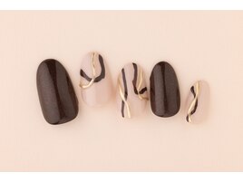 シックなニュアンスネイル