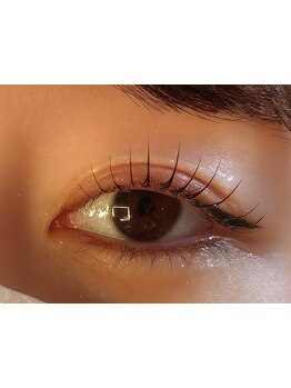 ナチュラル上品な目元にしたい