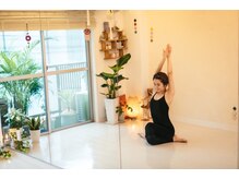 ラフヨガサロン(LAUGH YOGA SALON)/全面鏡のサロンで姿勢を見直し◎