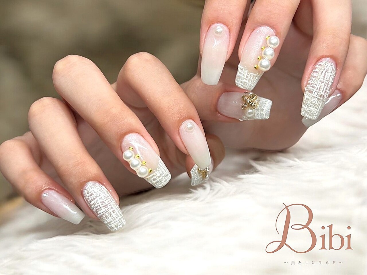 2026年冬トレンド】ホワイト ロングのネイルデザイン集｜人気順｜233