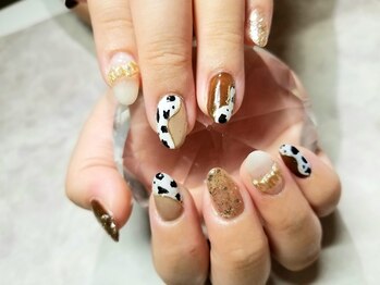 シュガーネイル(sugar nail)/カウ柄ネイル