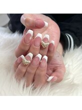 トータルサロン 白べぇーっ プラス/王道フレンチ×NEWパーツ