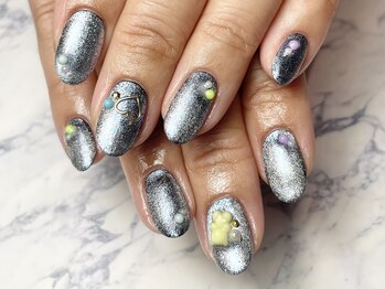 ヘアーアンドネイル ルシア(Hair&Nail Lucia)/持ち込みシールデザイン!