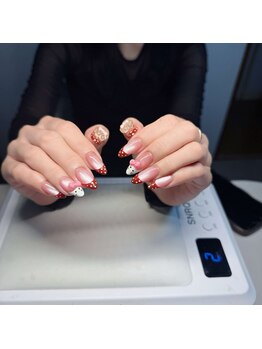 ヒカリ ハナ ネイル(HIKARI HANA NAIL)/アートやパーツつけ放題