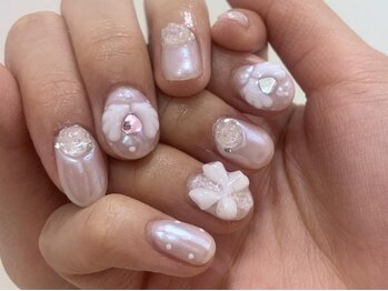 アングゥ ウル(ungu ul)/ガーリーネイル