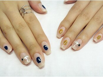 イビズ 新宿店(eviz)/ちぐはぐネイル