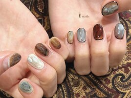 ブラウングレーニュアンスネイル