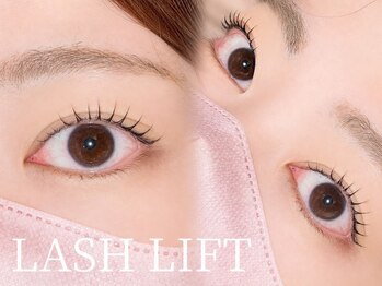 アチャ(accha)の写真/【一重・奥二重に】目の形と骨格を見極め、専用ロットで眉毛とまつげパーマを提案。静かな空間でゆったり◎