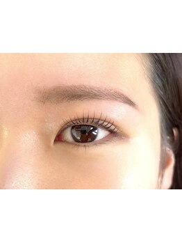 ナチュラル上品な目元にしたい