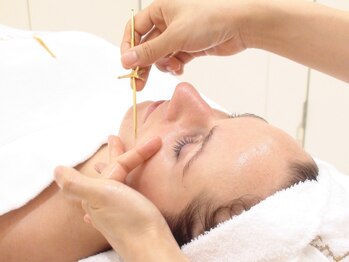 ハリジェンヌ 芦屋店の写真/鍼灸で筋肉にアプローチし、引き締まった美しいフェイスラインに◎理想のお肌をスピーディーに実現！