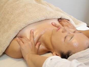 インディバアンドリンパサロン シエスタ(siesta)/デコルテ